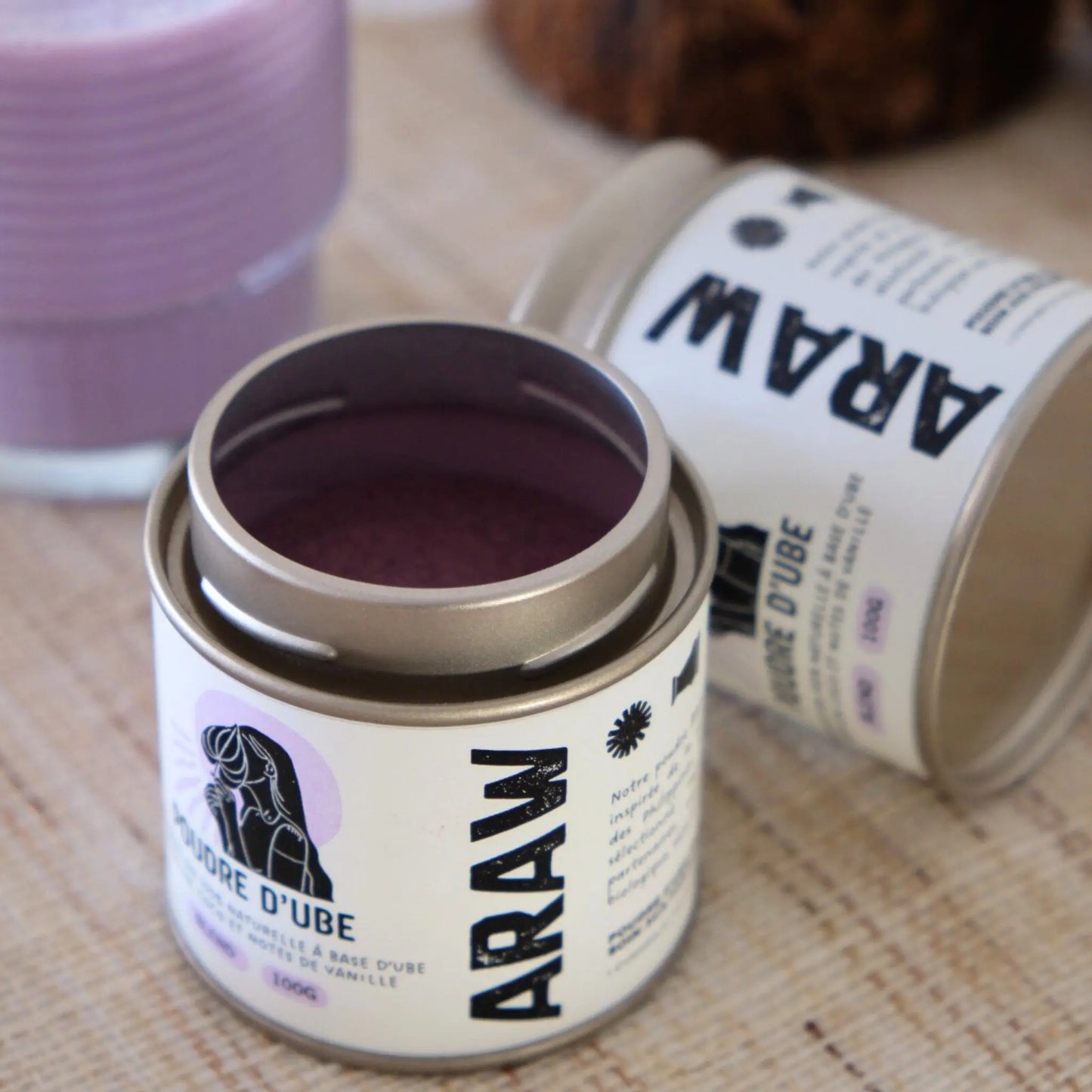 Poudre d’ube violette Araw La Blend en boîte métal 100g, notes naturels de coco et vanille