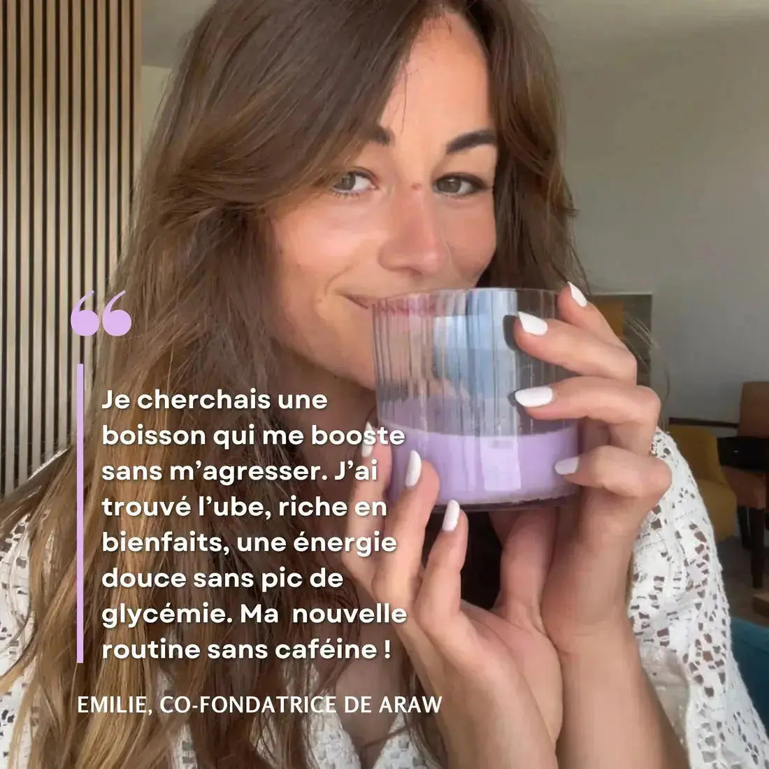 Fondatrice d’Araw avec boisson à l’ube, alternative sans caféine pour un boost naturel